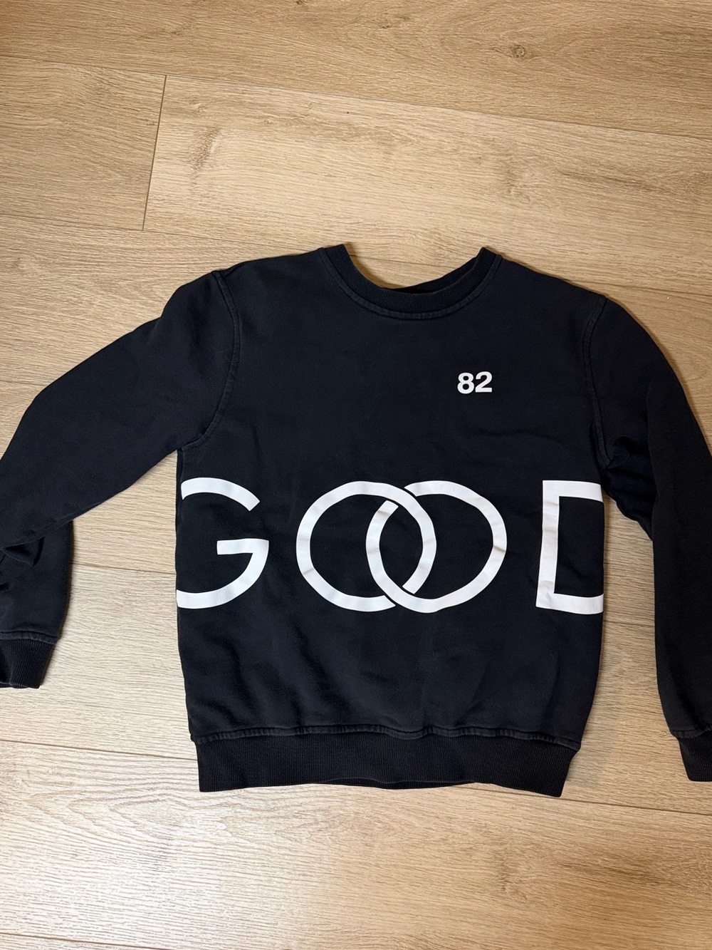 Black 'GOOD 82' Graphic Crewneck Sweater